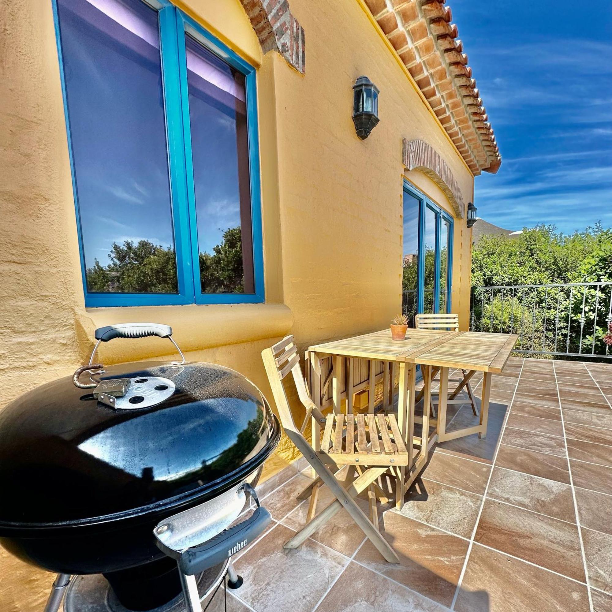 Sunset Beach Holiday Accommodation Kaapstad Buitenkant foto