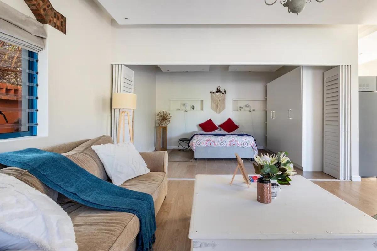 Sunset Beach Holiday Accommodation Kaapstad Buitenkant foto